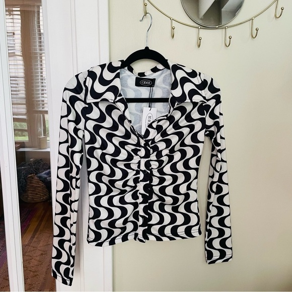 Cider Retro Print Button Down Shirt - Picture 3 of 8